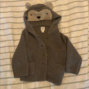 Gap bear sweater. Never worn.